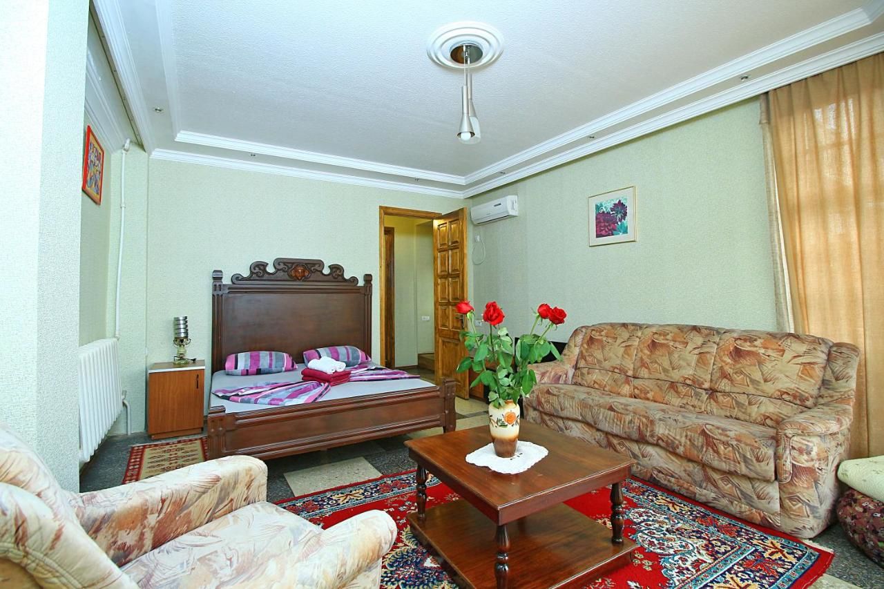 Гостевой дом Babilina B&B Тбилиси-9